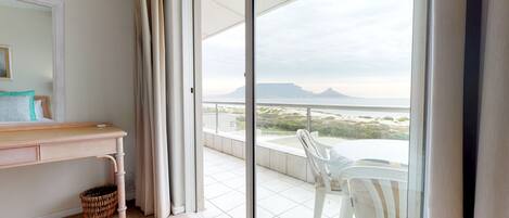 Apartamento Confort | 2 dormitorios, escritorio, tabla de planchar con plancha y ropa de cama