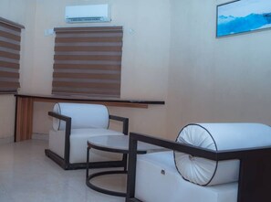 Signature Suite | Premium bedding, pillowtop beds, minibar, in-room safe - AXION HOTEL (Owerri)