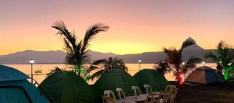 NATUROFEELS PAWNA CAMPING