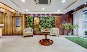 Lobby sitting area - Treebo Trend Paul'S Inn (Bengaluru)