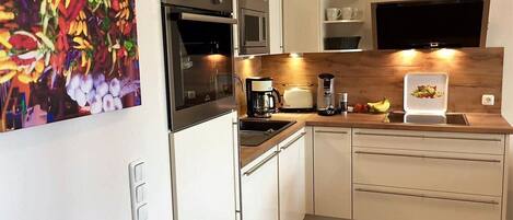 Apartment, 2 Bedrooms, Terrace (2) | Private kitchen | Full-size fridge, microwave, oven, stovetop