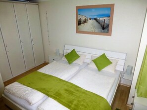 Apartment, 2 Bedrooms, Balcony (Nr. 2) | 2 bedrooms, free WiFi, bed sheets - Haus Seemöwe (Cuxhaven)