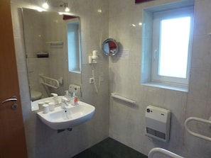 Apartment, Accessible | Bathroom | Shower, hair dryer, towels, soap