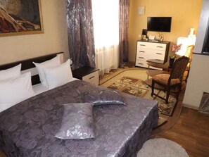 Habitació doble estàndard (with sofa bed) | 1 dormitori, planxa i posts de planxar i wifi gratuïta 