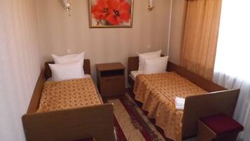 Standard Double or Twin Room | 1 bedroom, iron/ironing board, free WiFi, wheelchair access