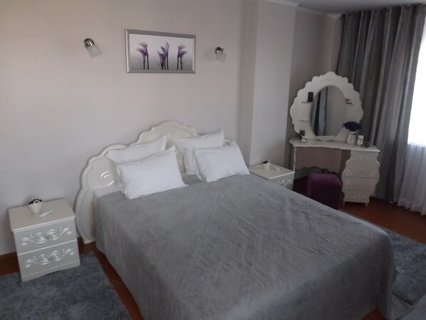 Suite | Iron/ironing board, free WiFi, wheelchair access