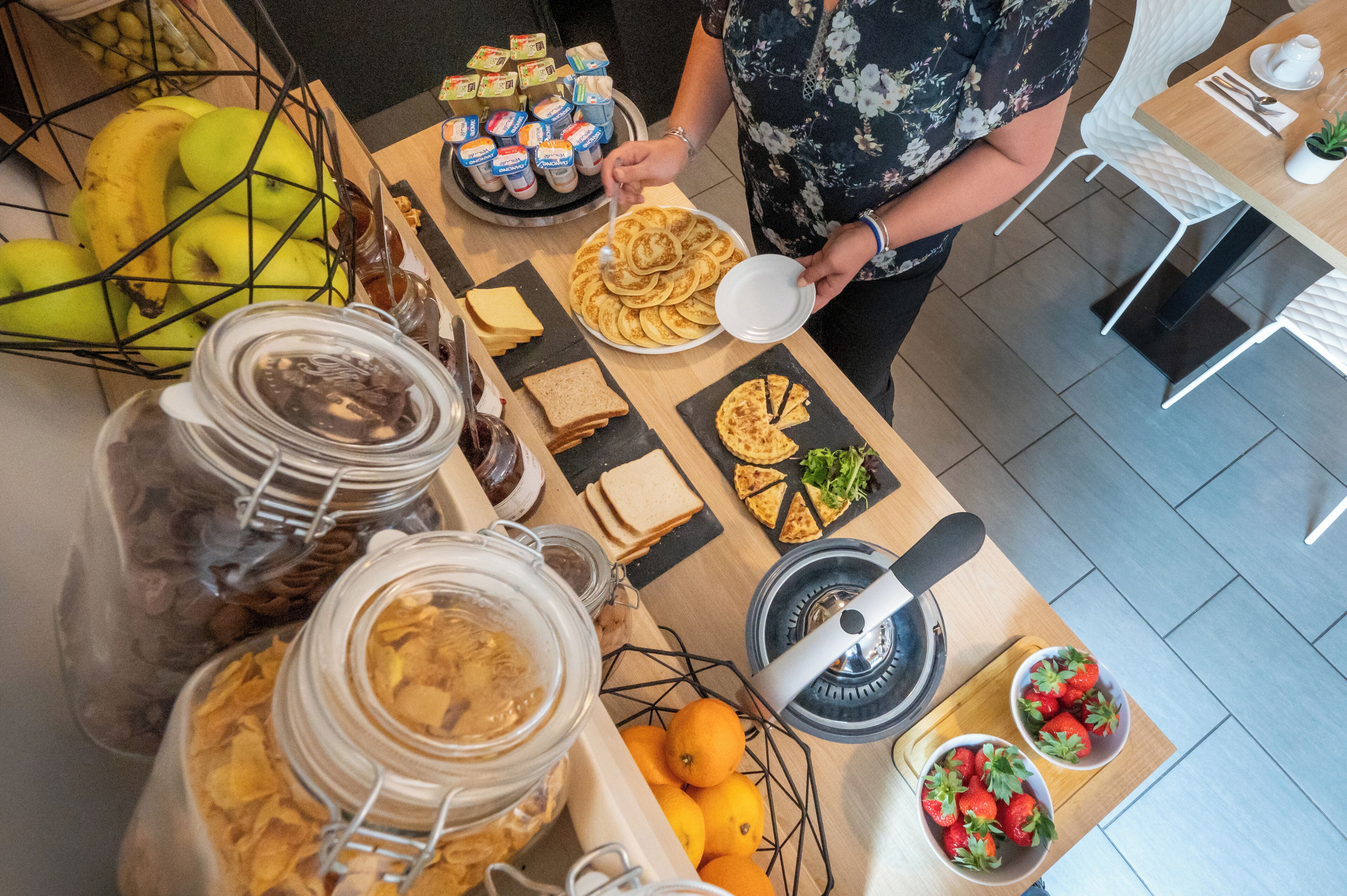 Daily buffet breakfast for a fee