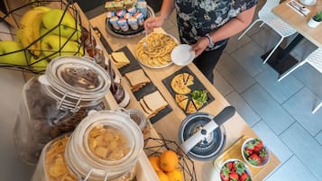Daily buffet breakfast for a fee