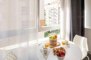 单人房 | 起居区 | 平板电视