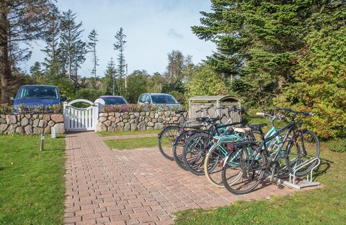 Ausguck: Hüs in Lee auf Amrum, Waldnähe, Garten, Kinderspielplatz für Kinder, Sa