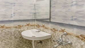 Standard Double Room | Bathroom