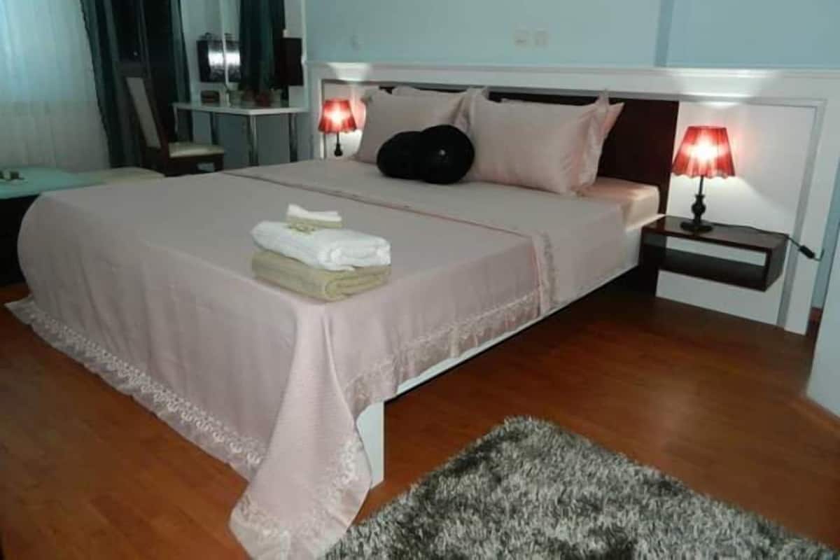 Comfort Studio Suite | In-room safe, WiFi (free), bed sheets