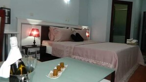 Deluxe Double Room | In-room safe, WiFi (free), bed sheets - Hotel Gold Dooel GMBH (Semenishte)