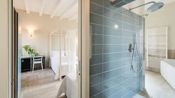 Suite Romantica, idromassaggio | Bagno | Doccia, soffione a pioggia