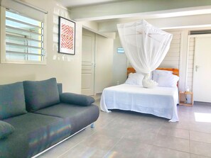 1 bedroom, iron/ironing board, travel cot, WiFi