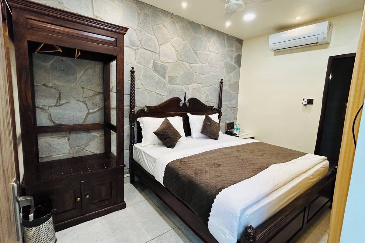 Quarto standard | 1 quarto, cofres nos quartos, escrivaninha, Wi-Fi de cortesia