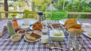 Daily full breakfast for a fee - Hari Niwas - A Boutique Garden Resort Mount Abu (Abu Road)