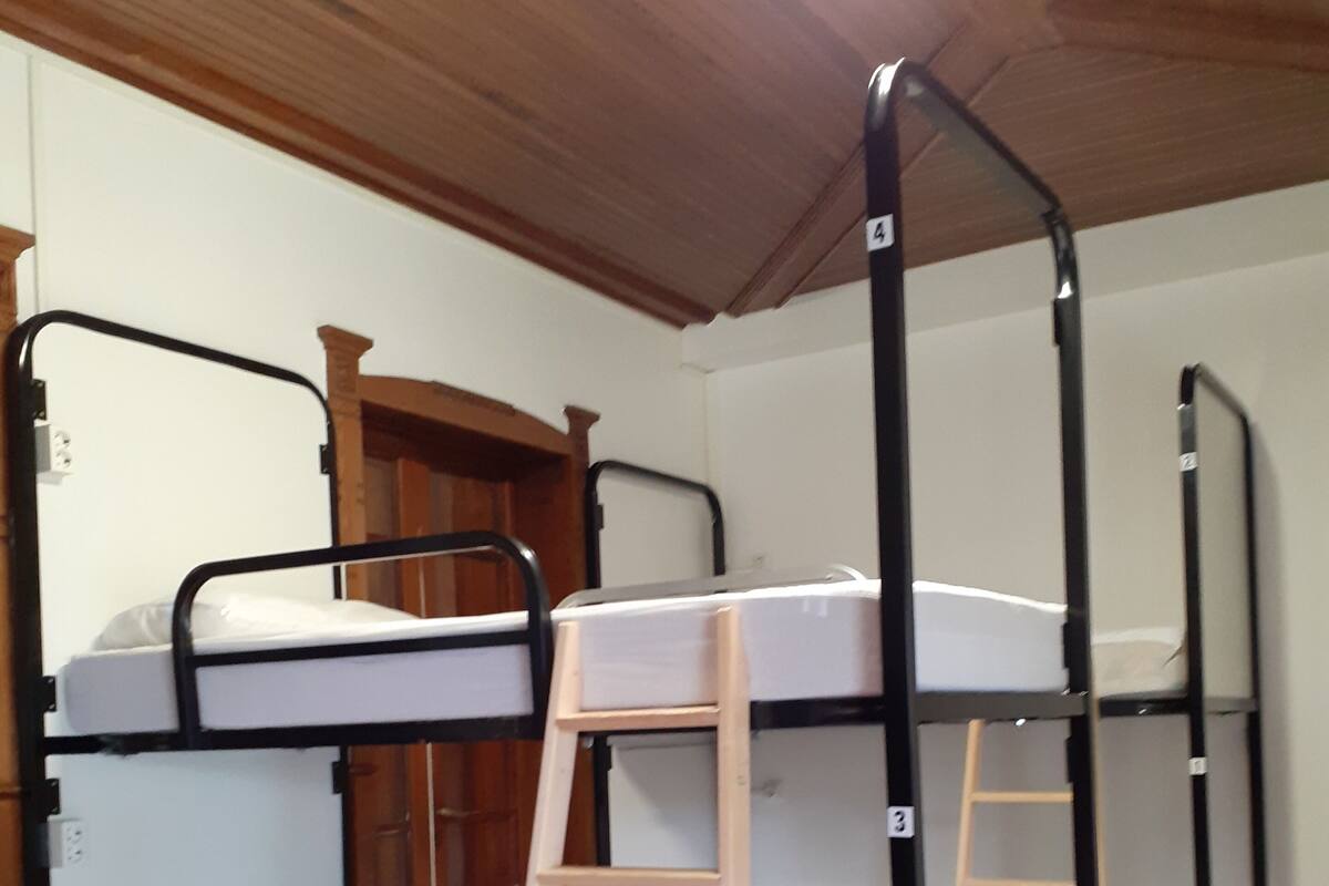 Hochwertige Bettwaren, Daunenbettdecken, Zimmersafe