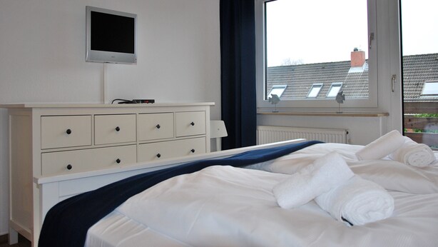 Apartment, 2 Bedrooms, Balcony | 2 bedrooms, free WiFi - Ferienhaus Romi (Cuxhaven)