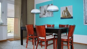 Apartment, 2 Bedrooms, Balcony | In-room dining - Ferienhaus Romi (Cuxhaven)