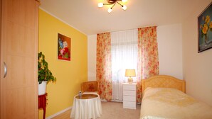 Unclassified image, 5 of 7, button - Private Apartment Fliederstraße (Laatzen)
