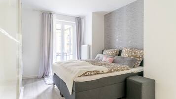 Iron/ironing board, free WiFi, bed sheets