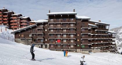 MERIBEL-MOTTARET Ski-to-door apartment 1800m south-facing balcony mountain view