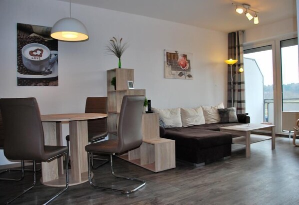 Apartment, 1 Bedroom, Balcony | Living room | TV - Haus Seewind 10 (Cuxhaven)