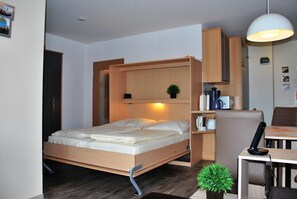 Apartment, 1 Schlafzimmer, Balkon | 1 Schlafzimmer, kostenloses WLAN, Bettwäsche