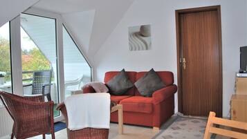 Apartment, 2 Bedrooms, Balcony (Nr. 17) | Living area | LED TV