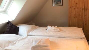 Apartment, 2 Bedrooms, Balcony (Nr. 14) | 2 bedrooms, bed sheets