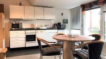 Apartment, 2 Bedrooms, Balcony (Nr. 14) | In-room dining