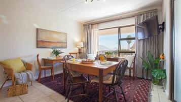 Free continental breakfast on weekends