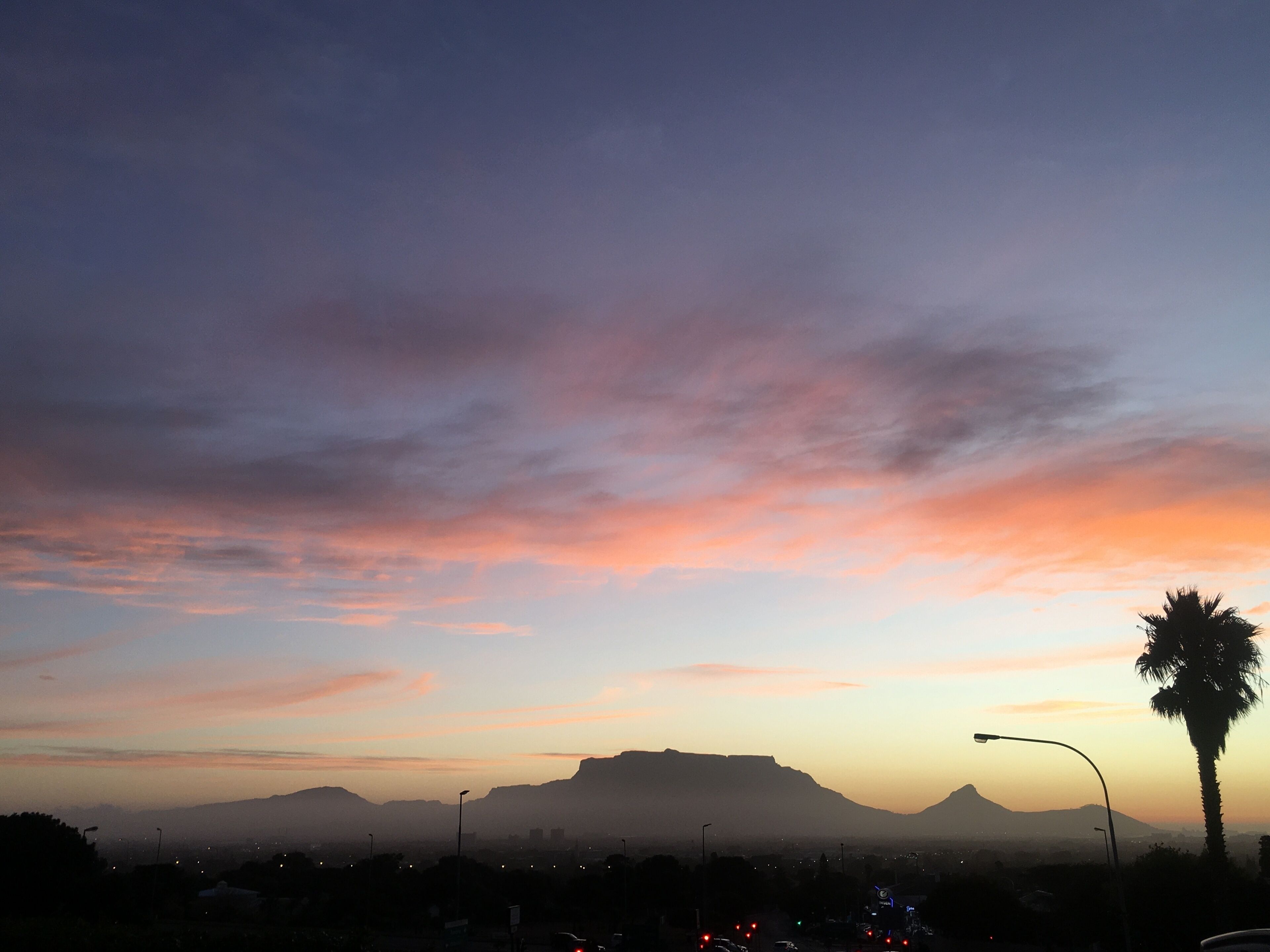 Voorkant accommodatie - avond/nacht