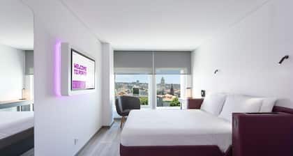YOTEL Porto