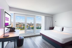 First Class Suite with Balcony | Egyptian cotton sheets, premium bedding, down comforters, in-room safe