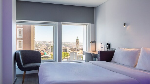 Unclassified image, 1 of 74, button - YOTEL Porto (Porto)