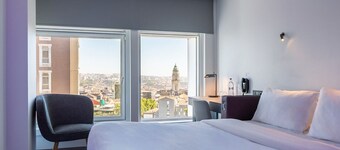 YOTEL Porto