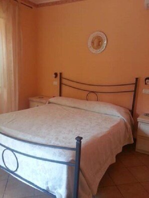 Blackout curtains, iron/ironing board, free cots/infant beds, free WiFi - B&B Mazzarella (San Mauro Cilento)