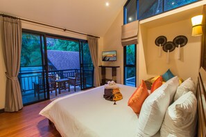 Villa, 4 chambres, non-fumeurs, cuisine | 4 chambres, literie de qualité supérieure, bureau