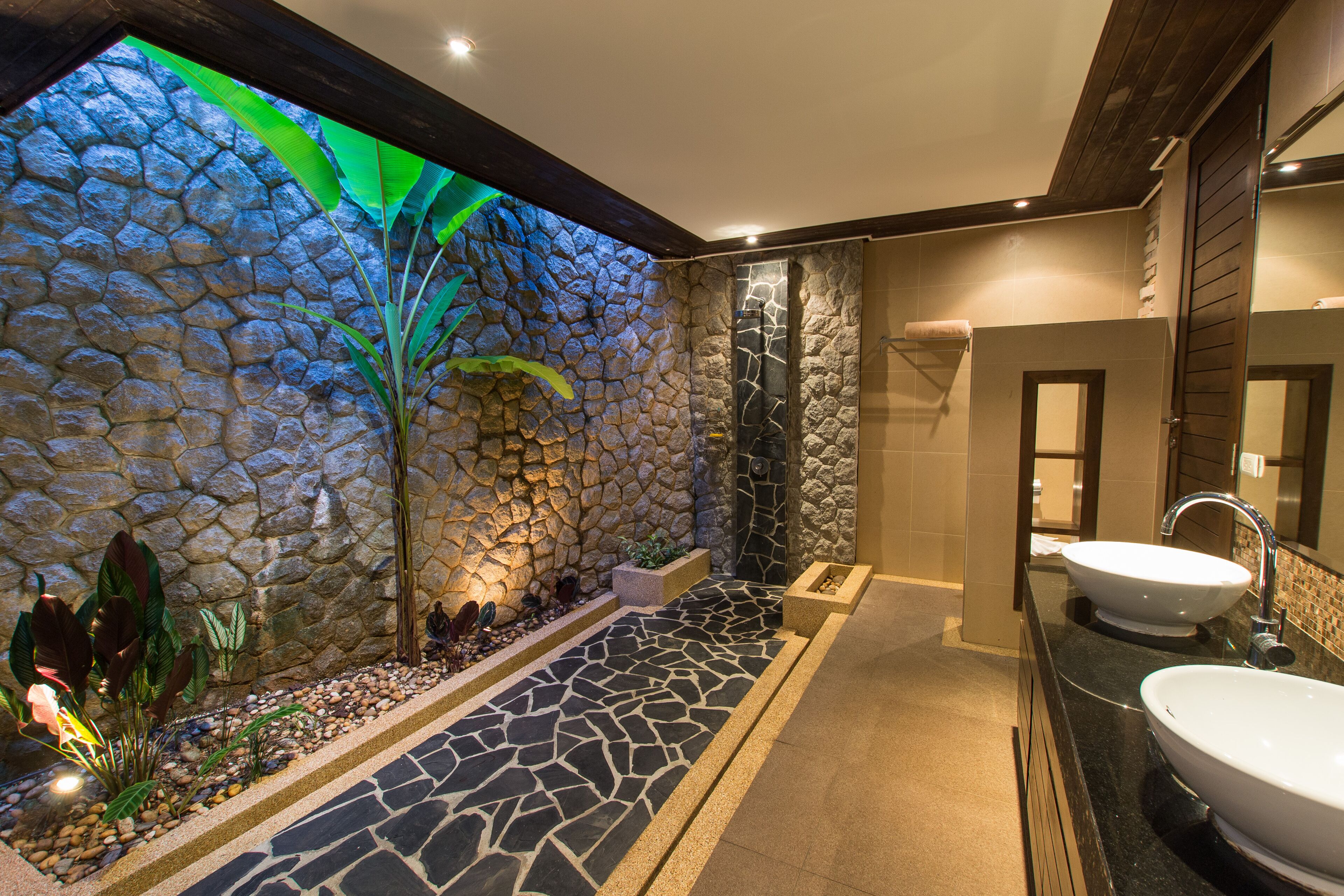 Villa, 4 Bedrooms, Non Smoking, Kitchen | Bathroom | Separate bathtub and shower, rainfall showerhead, hair dryer, bathrobes