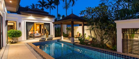 Private pool