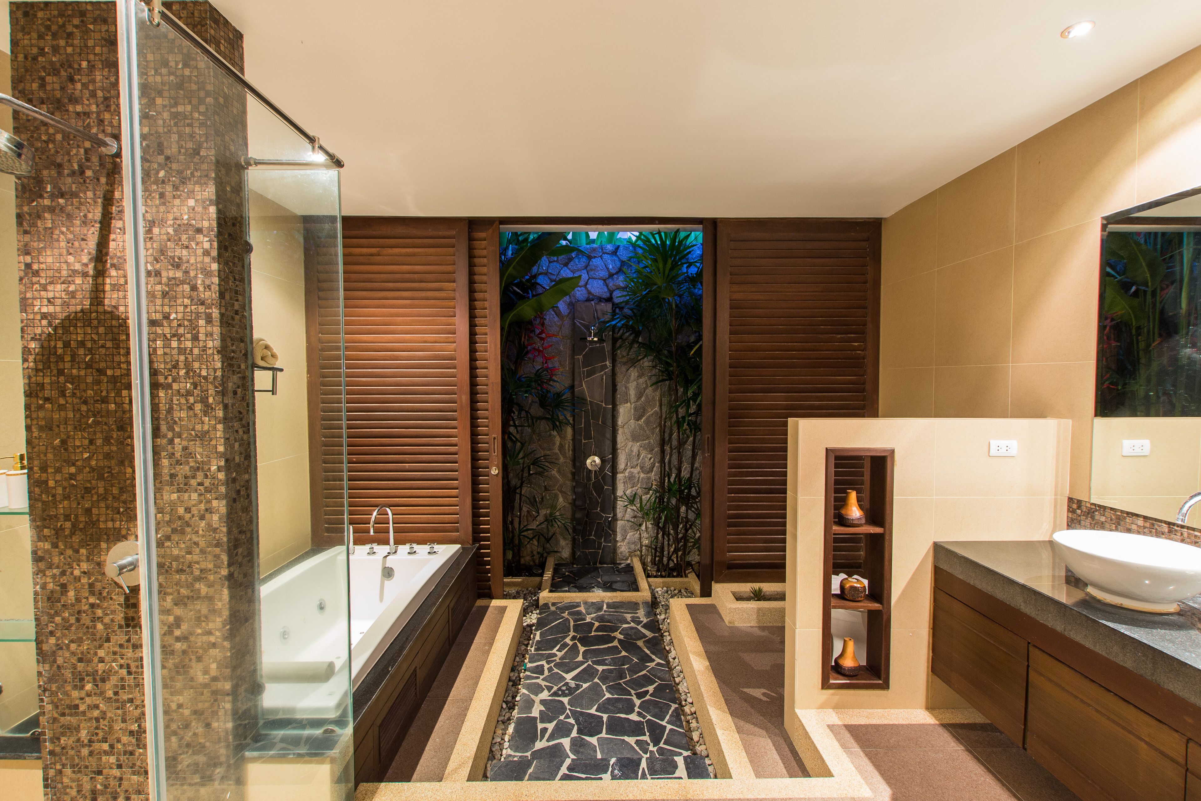 Villa, 3 Bedrooms, Non Smoking, Kitchen | Bathroom | Separate bathtub and shower, free toiletries, hair dryer, slippers