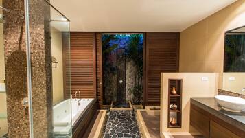 Villa, 3 Bedrooms, Non Smoking, Kitchen | Bathroom | Separate bathtub and shower, free toiletries, hair dryer, slippers
