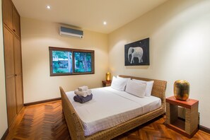 Villa, 3 Bedrooms, Non Smoking, Kitchen | 3 bedrooms, desk, blackout drapes, iron/ironing board