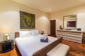 Huvila, 3 makuuhuonetta, tupakointi kielletty, keittiö | 3 makuuhuonetta, työpöytä, pimennysverhot, silitysrauta/-lauta