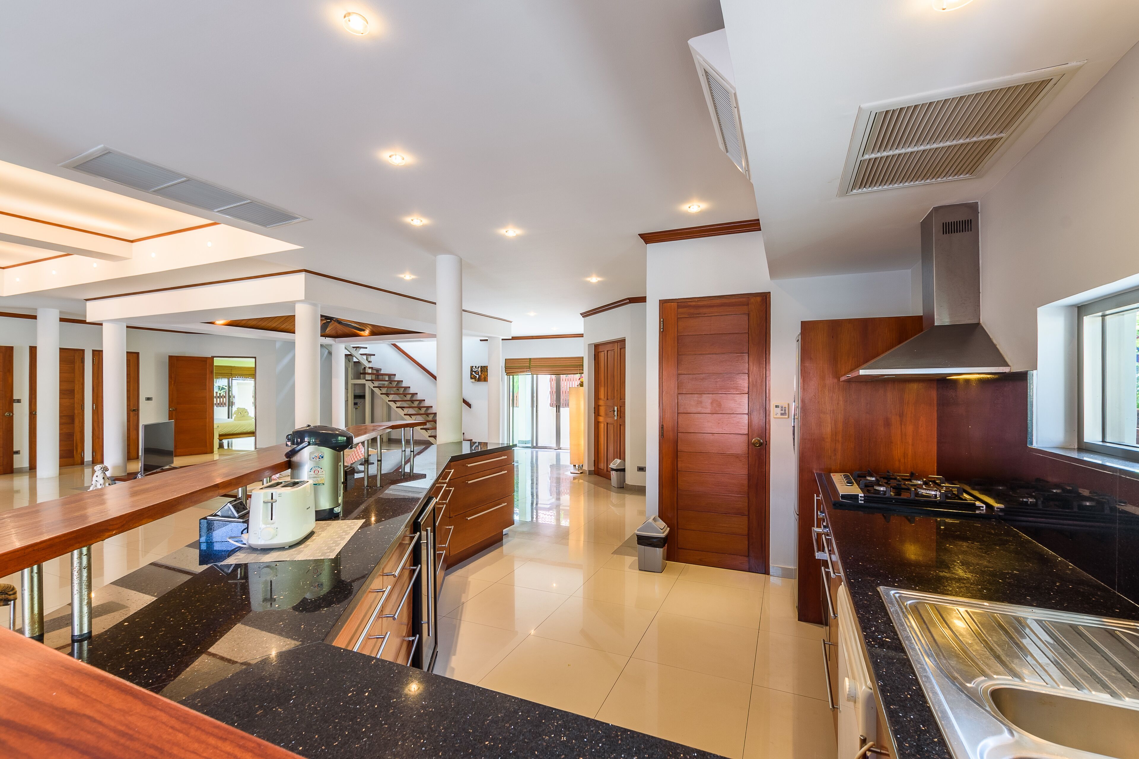 Villa, 5 Bedrooms, Non Smoking, Kitchen | Private kitchen | Full-size fridge, microwave, oven, stovetop