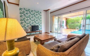 Villa, 3 Bedrooms, Non Smoking, Kitchen | Living room | Smart TV