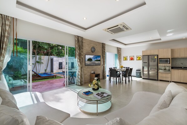 Villa, 3 Bedrooms, Non Smoking, Kitchen | Living room | Smart TV