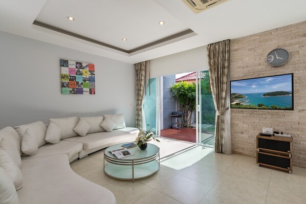 วิลล่า, 3 ห้องนอน, ปลอดบุหรี่, ห้องครัว | ห้องนั่งเล่น | สมาร์ททีวี